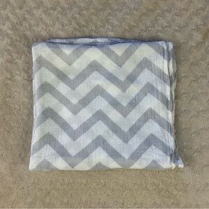 Comfy Cubs Gray White Chevron Baby Swaddle Blanket Zig Zag Stripes Bamboo Blend